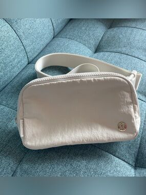 lululemon belt bag lululemon strap The Lululemon Belt Bag Was the Perfect Accessory for My Two-Week Hawaiian  Honeymoon